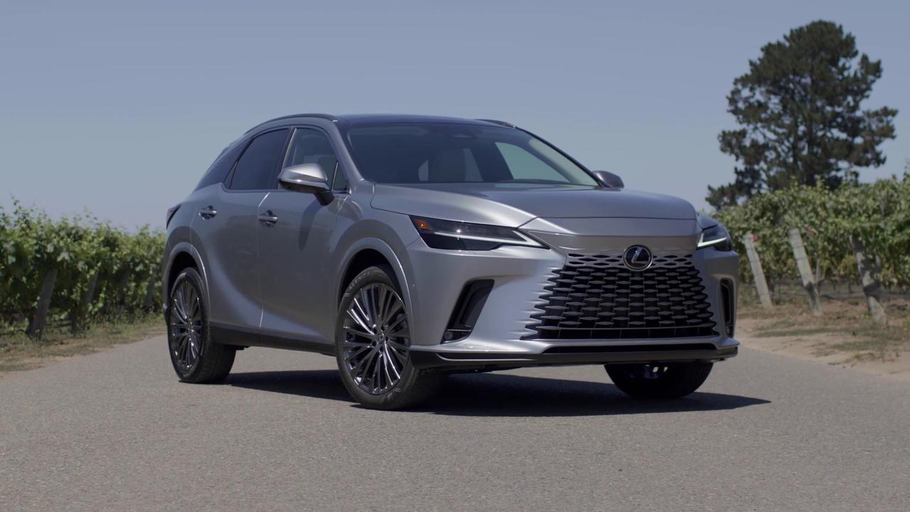 2023 Lexus RX 350h Luxury Design Preview in Sonic Silver