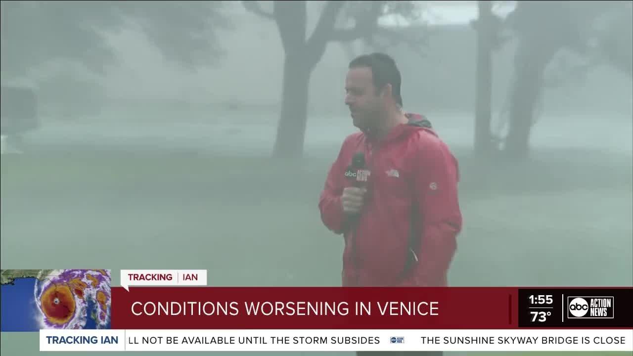 Michael Paluska in Sarasota County | Hurricane Ian conditions are worsening in Venice.