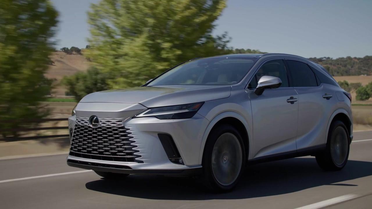 2023 Lexus RX 350h Luxury in Sonic Silver Driving Video