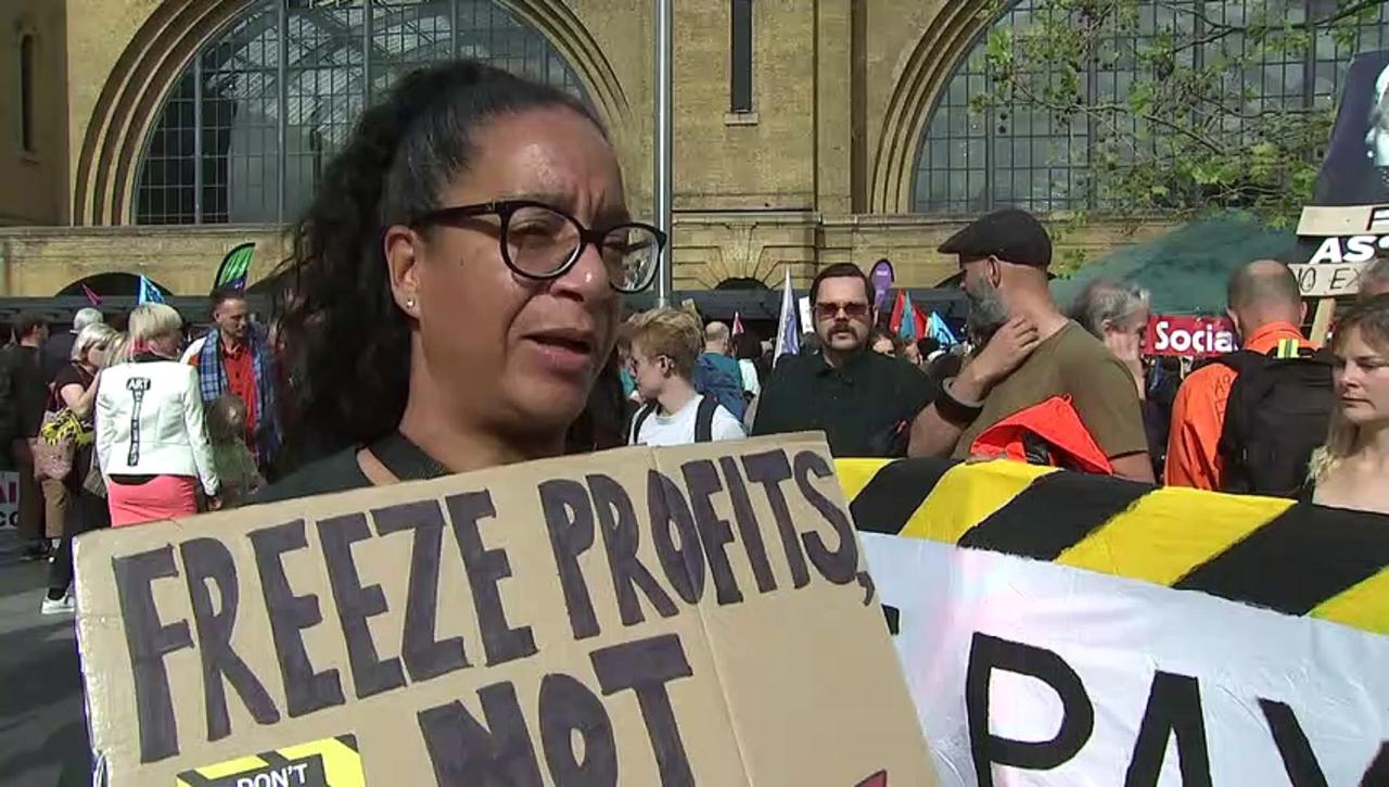 Crowds gather at King’s Cross to protest energy costs