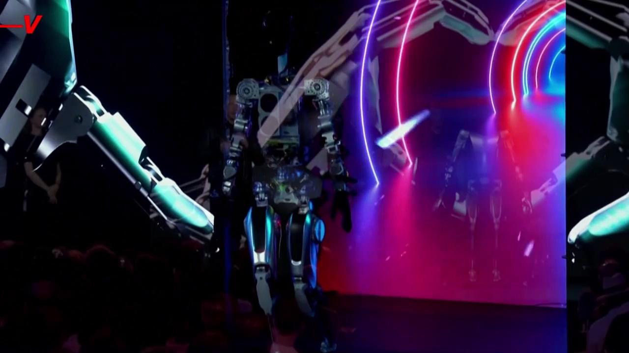 Elon Musk Unveils Tesla’s New Humanoid Robot He Says Could ‘Transform Civilization’