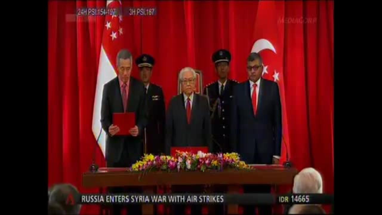 Lee Hsien Loong sworn in as Prime Minister of Singapore (Oct 1)_Cut