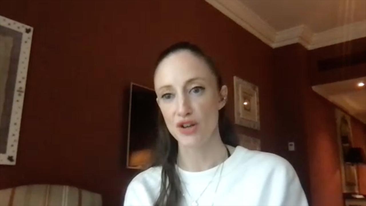 Andrea Riseborough (TO LESLIE): “Playing Leslie was a changing experience”