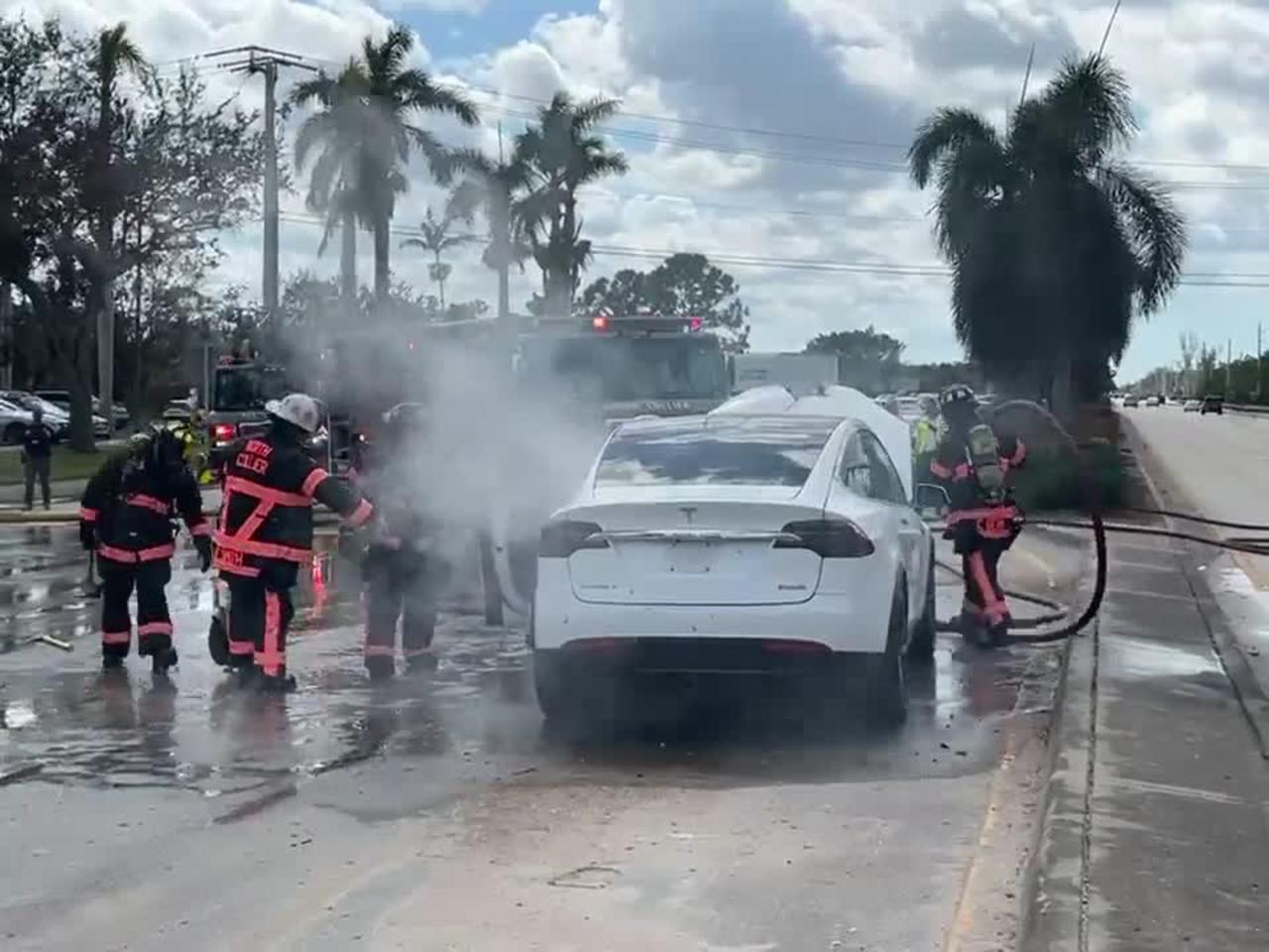 Electric Vehicle Fire Caused By Hurricane Ian One News Page VIDEO