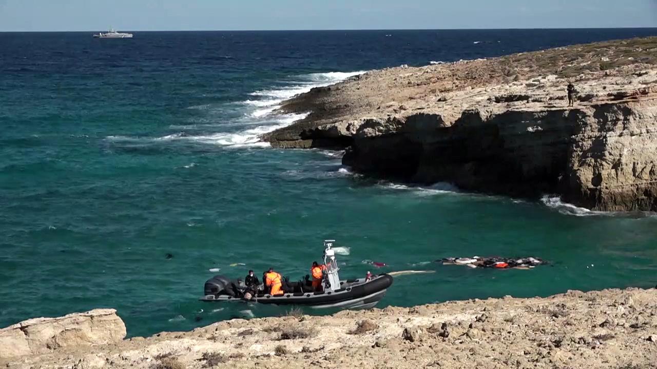 Search for bodies after migrant boat wreck continues at Greek island