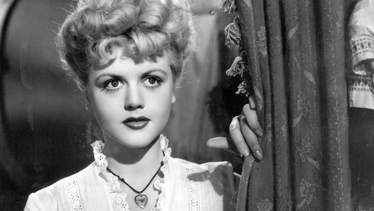 Angela Lansbury, Entrancing Star of Stage and Screen, Dies at 96 | THR News