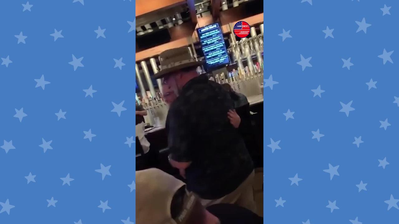 Dad travels 3000 miles to buy Navy daughter first beer on 21st birthday
