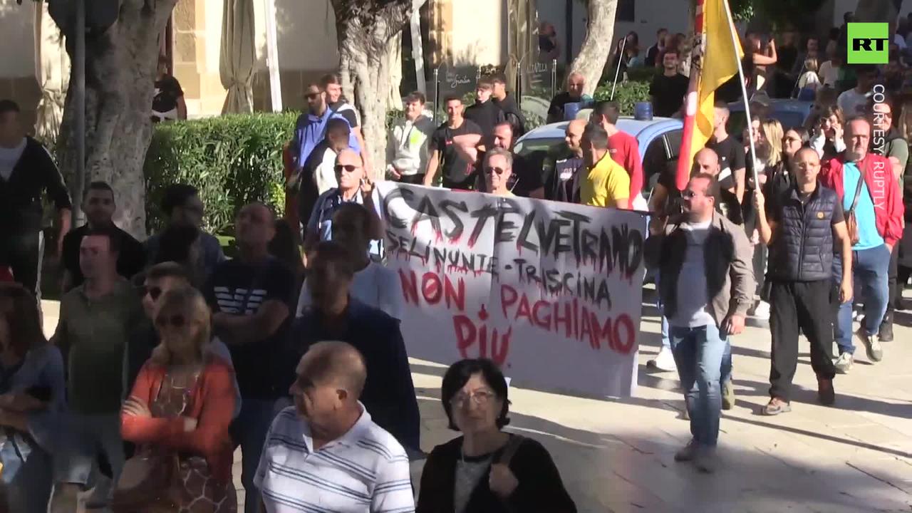 ‘Can’t stand it anymore’: Skyrocketing energy bills drive Italians to protest