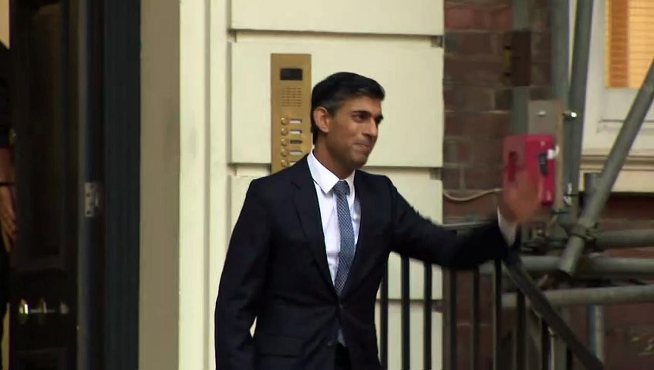 Rishi Sunak leaves CCHQ after first statement as leader