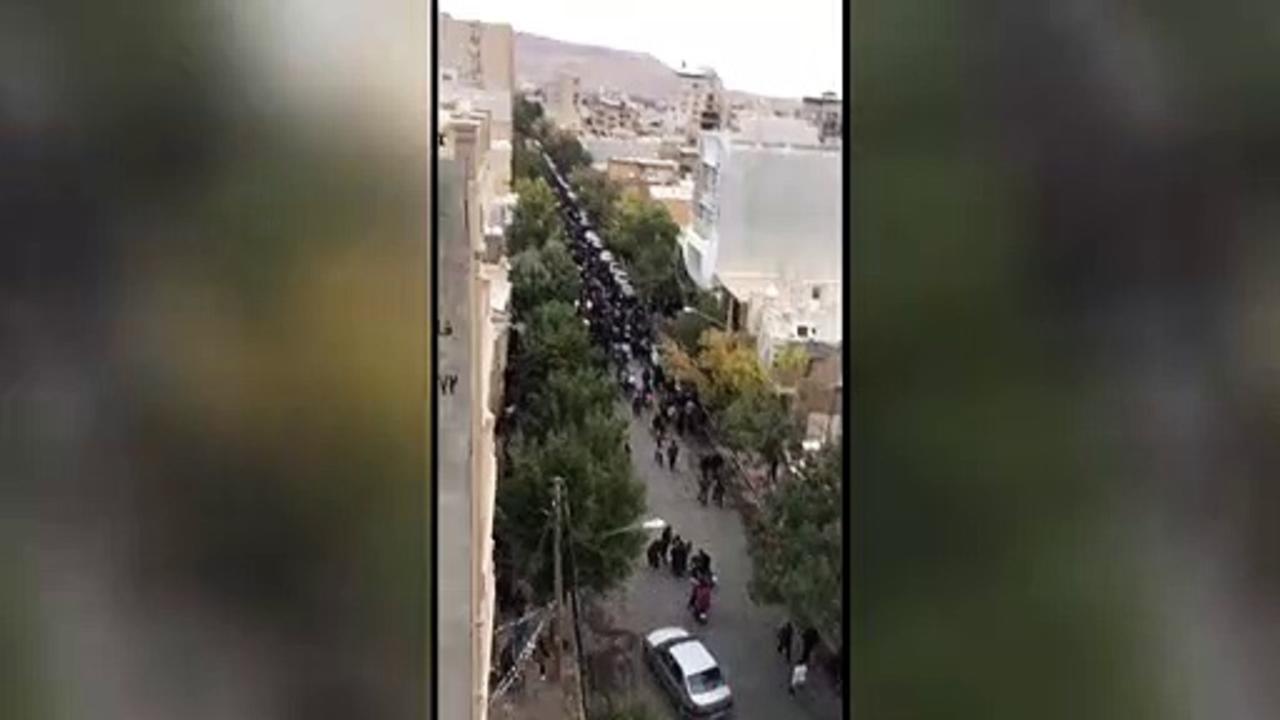 Large crowd protests in Kurdish city Mahabad as tensions grow in Iran