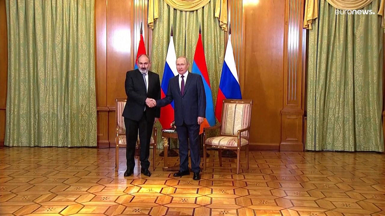 Vladimir Putin hosts leaders of Armenia and Azerbaijan for talks in Sochi