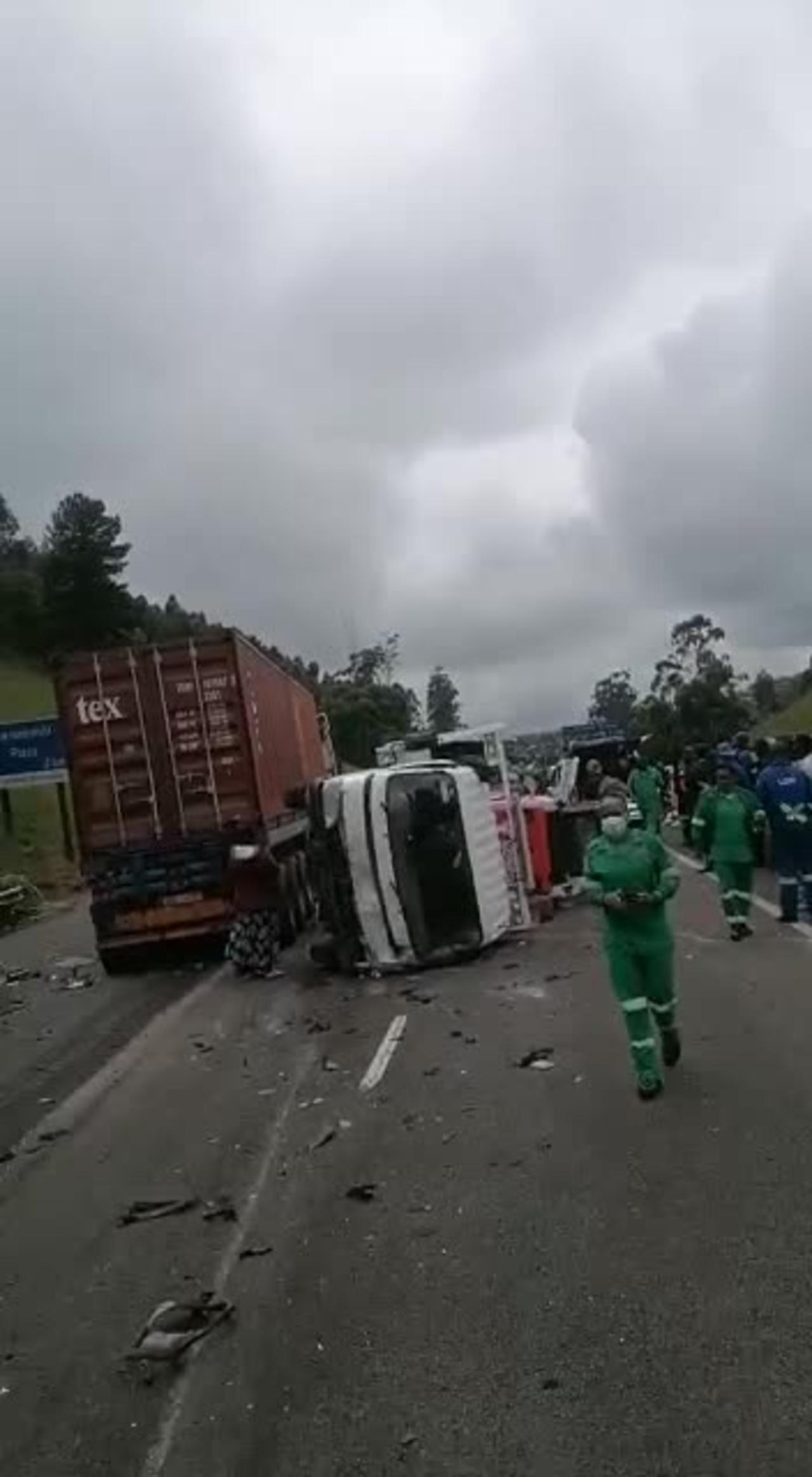 Four killed in crash involving six vehicles, two trucks on KwaZulu-Natal highway