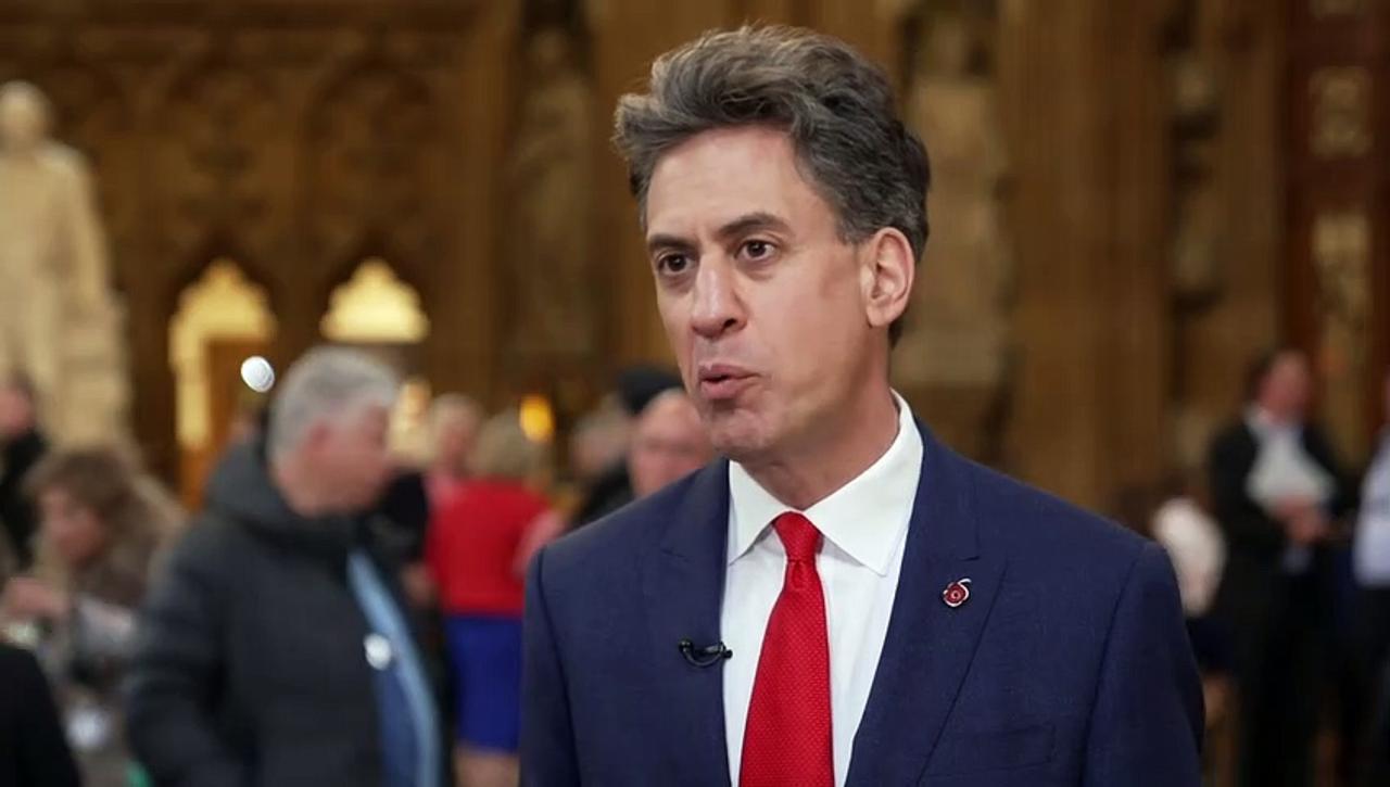 Ed Miliband says PM ‘shamed’ into going to COP27