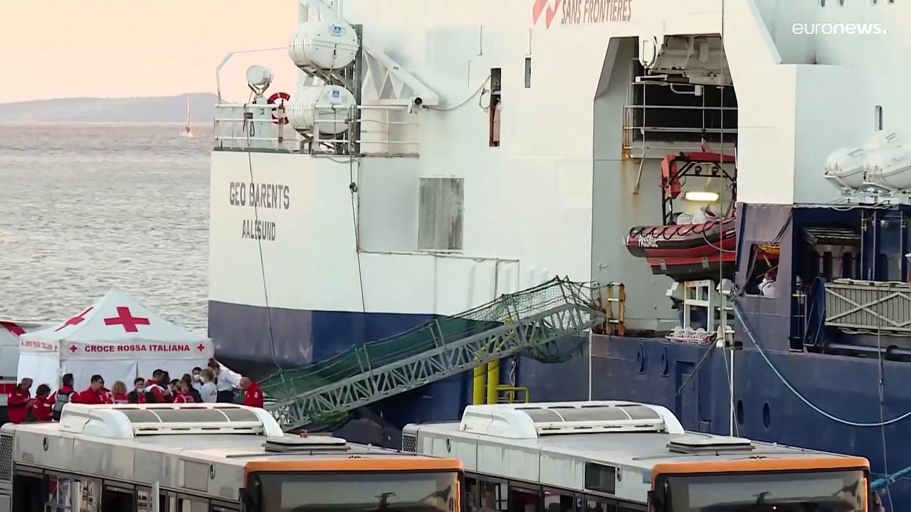 89 migrants allowed to disembark migrant ship in Italy as others remain stranded