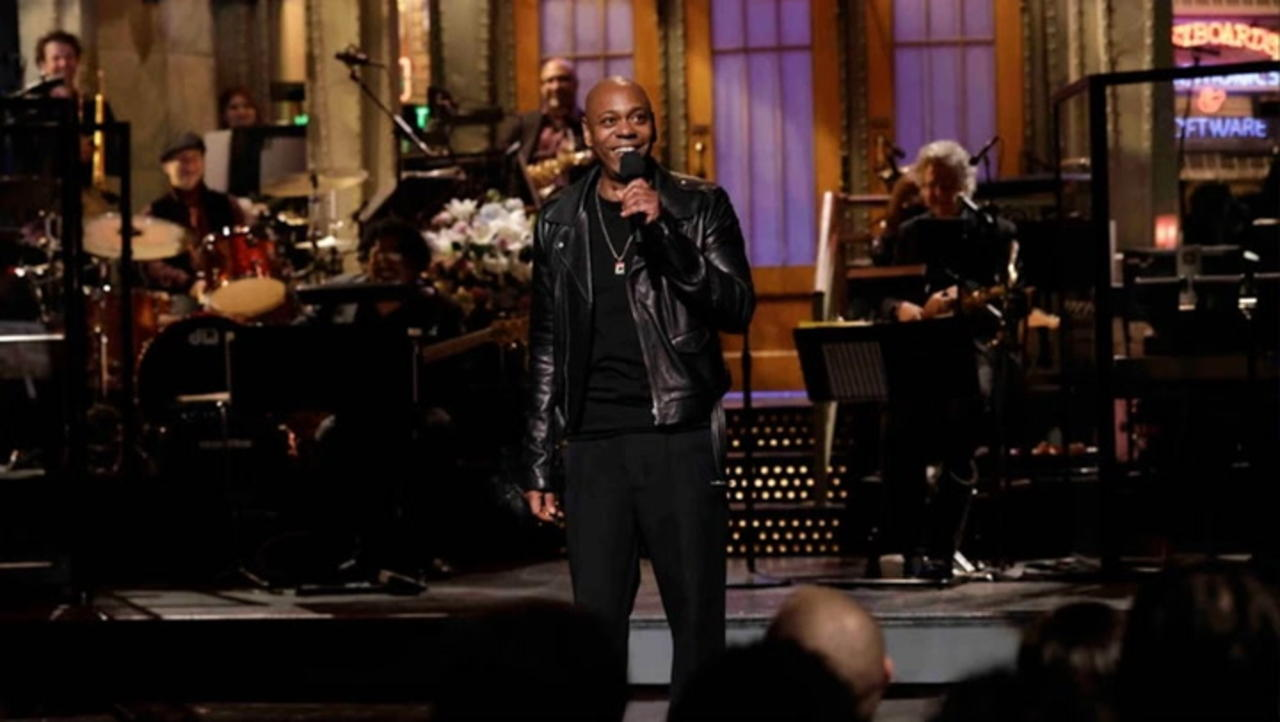 Dave Chappelle’s ‘SNL’ Monologue Addresses Kanye West Antisemitic Comments | Billboard News