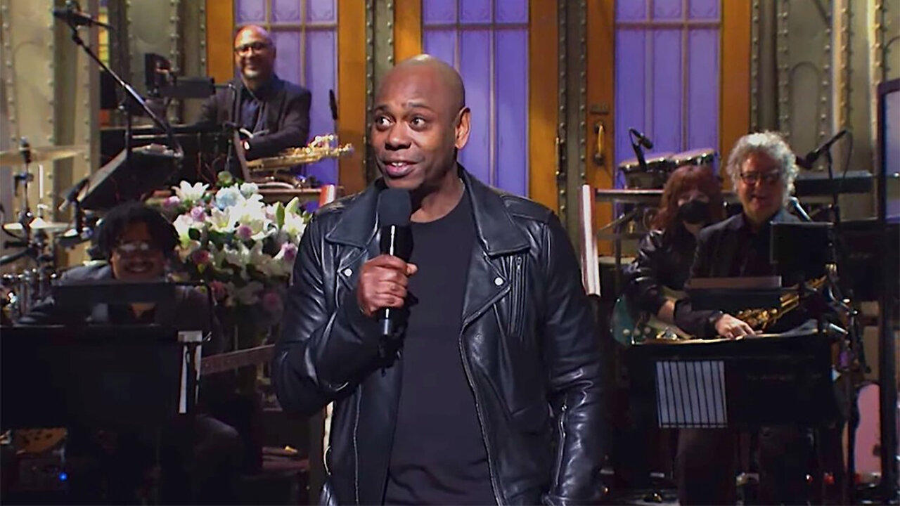 Dave Chappelle focuses 'SNL' monologue on 'the Jews' and Kanye West's antisemitism controversy