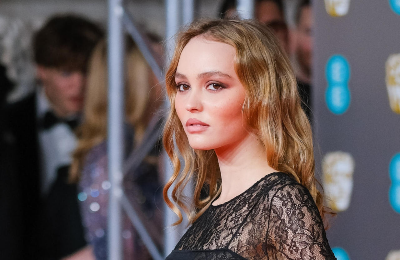 Lily-Rose Depp defends silence over Johnny Depp and Amber Heard trial!