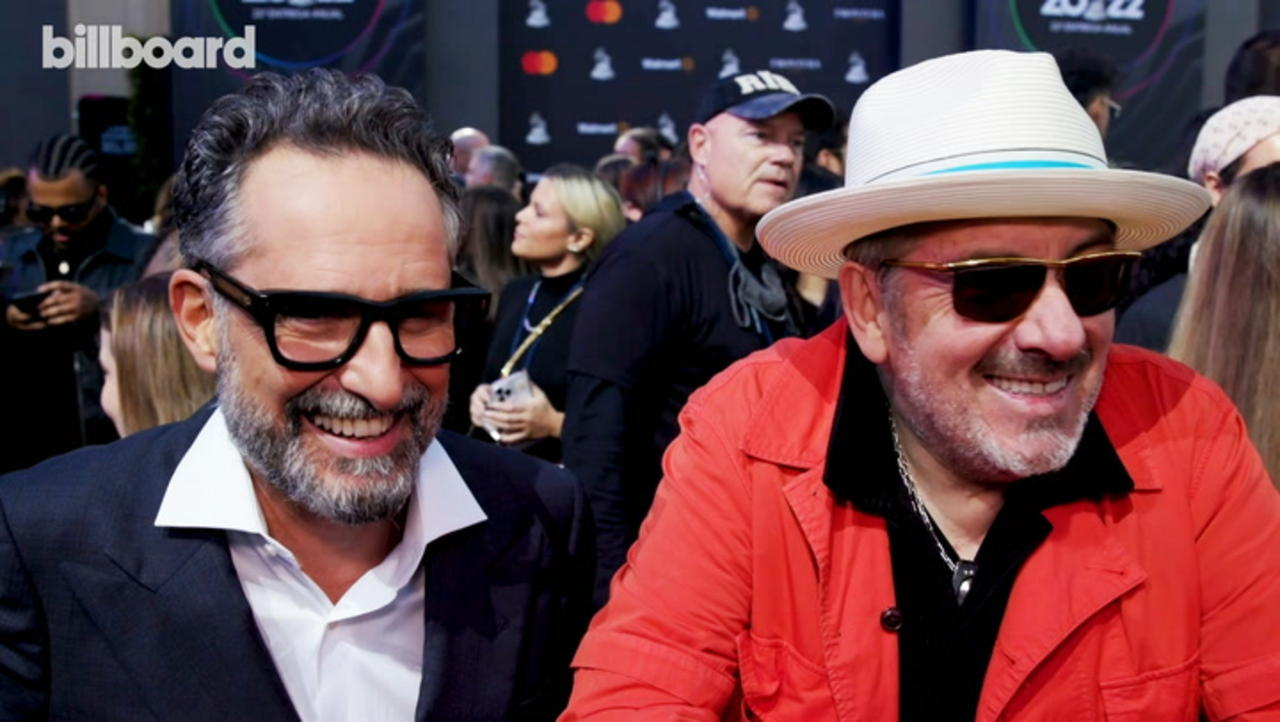 Jorge Drexler & Elvis Costello On Making Music Together, Their Friendship, The Fusion Of Latin And Rock Music & More | 2022 Lati
