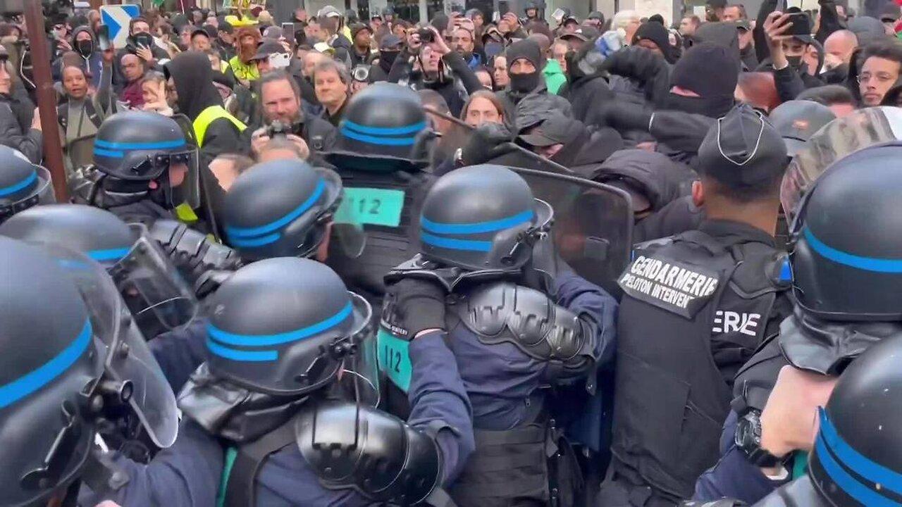 France: Yellow Vests protest on fourth anniversary of movement in Paris - 19.11.2022