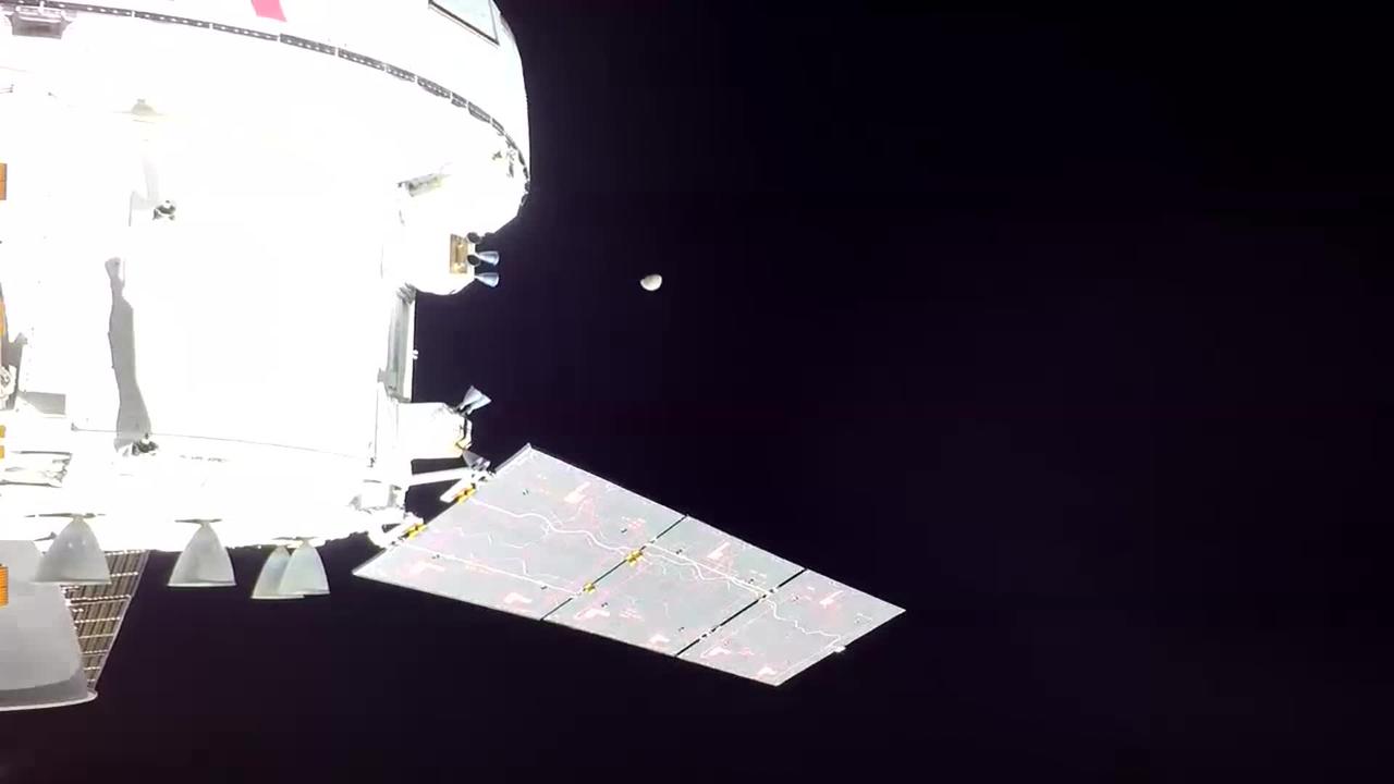 NASA: Orion prepping for moon flyby