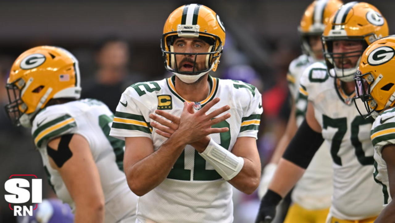 Aaron Rodgers Says He’s Played With a Broken Right Thumb Since Week 5
