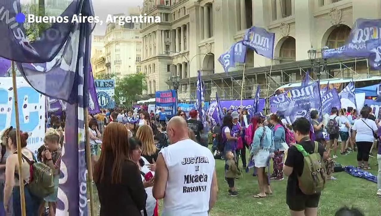 Thousands of Argentinians protest against gender-based violence