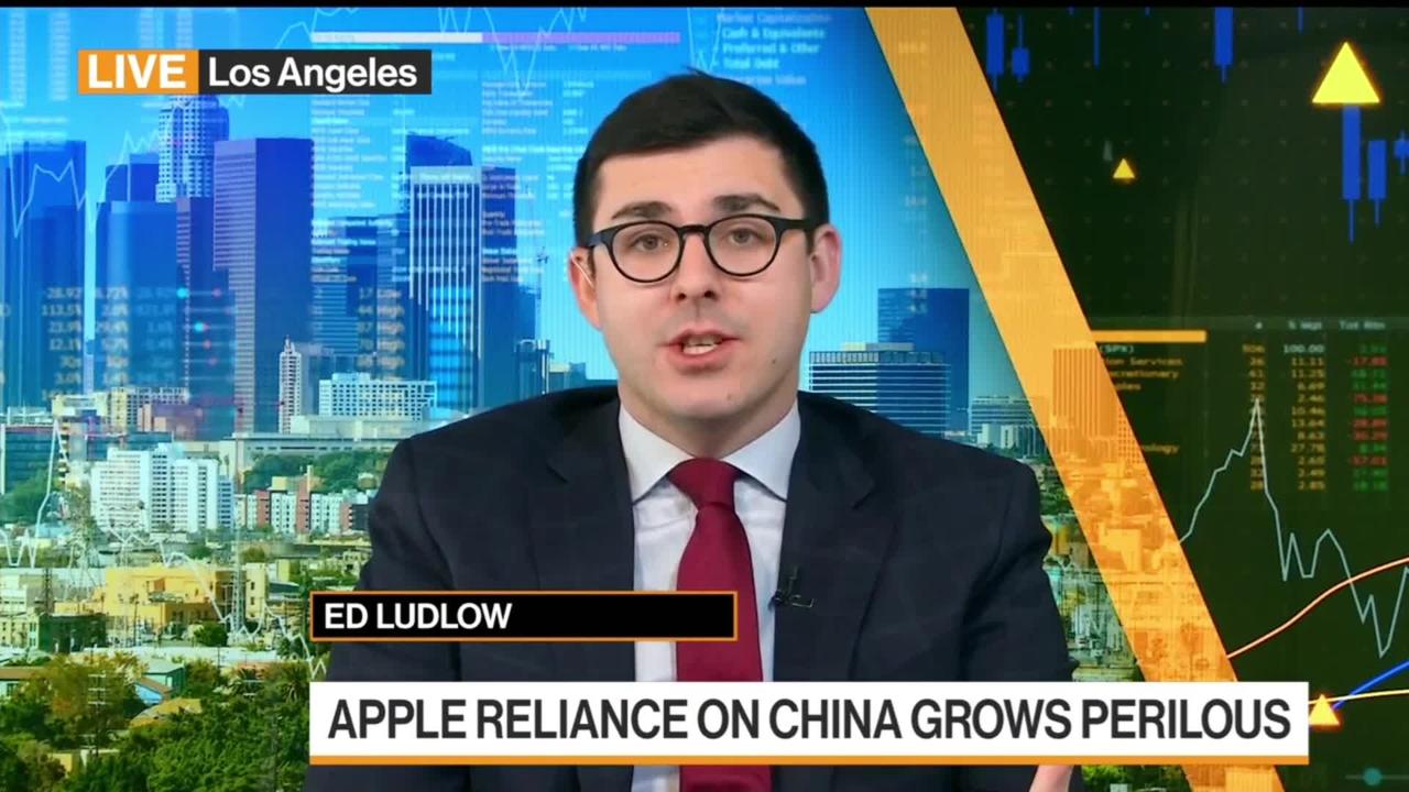 Apple's China Reliance Grows Perilous Amid Covid Zero