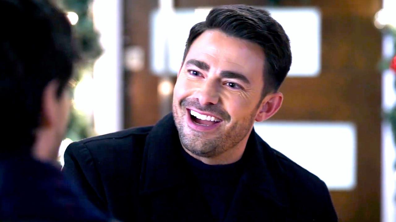 First Look at Hallmark’s Holiday Movie The Holiday Sitter with Jonathan Bennett