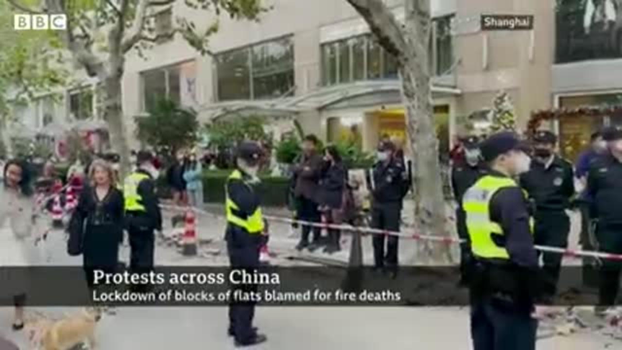 Latest News China Massive Protests demand Xi Jing pin step down china install long fence to stop protest