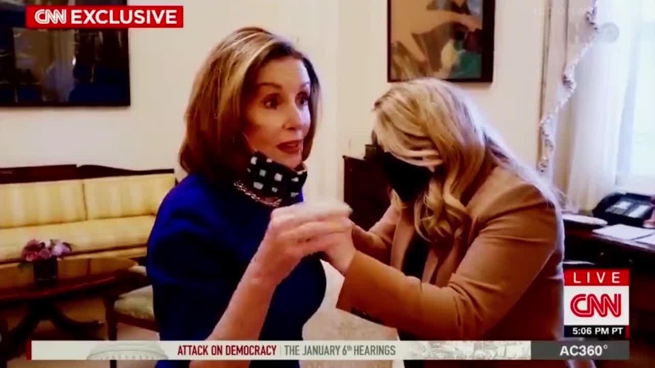 I HOPE THEY ADD THIS TO CRAZY NANCY'S NETFLIX SPECIAL...😂😂😂