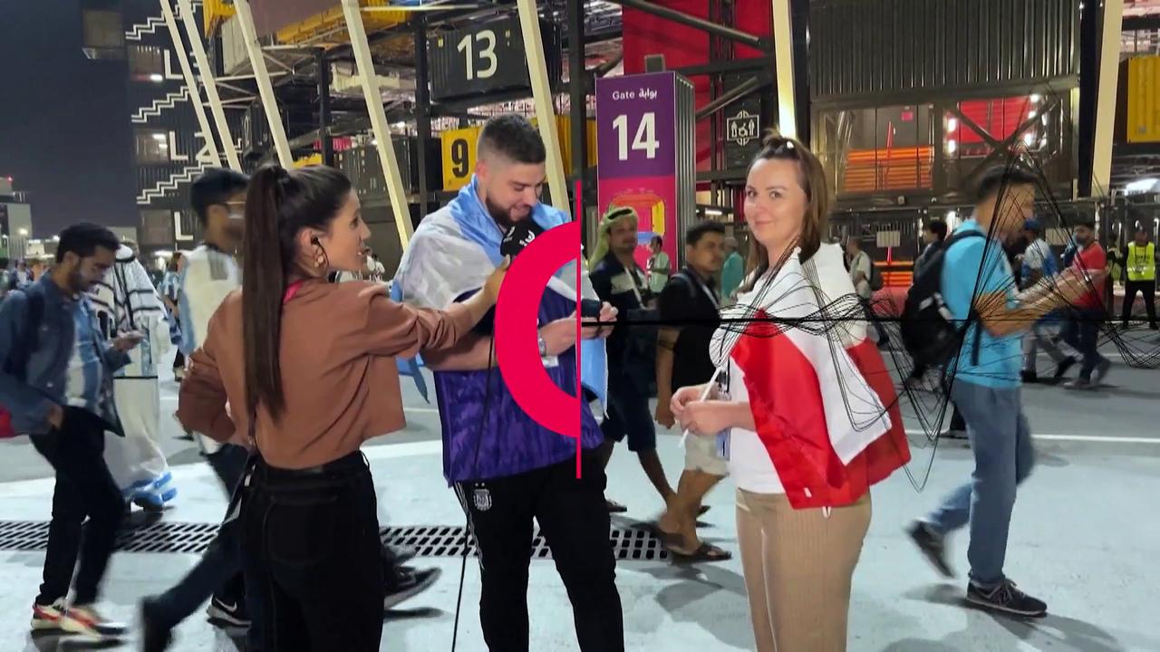 Argentinian fan proposes to Polish girlfriend during TV interview before match