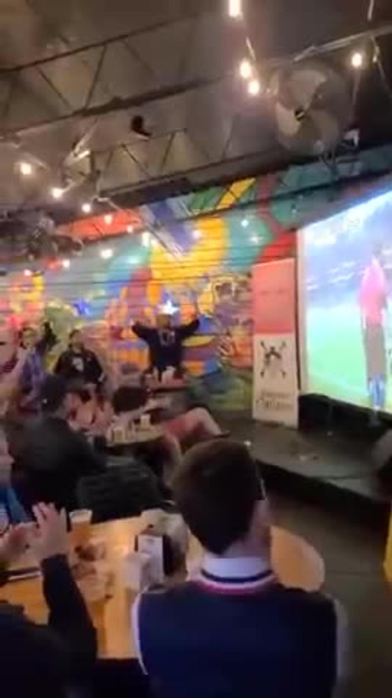 USA fans celebrate Christian Pulisic Goal | Iran vs USA Highlights | World Cup