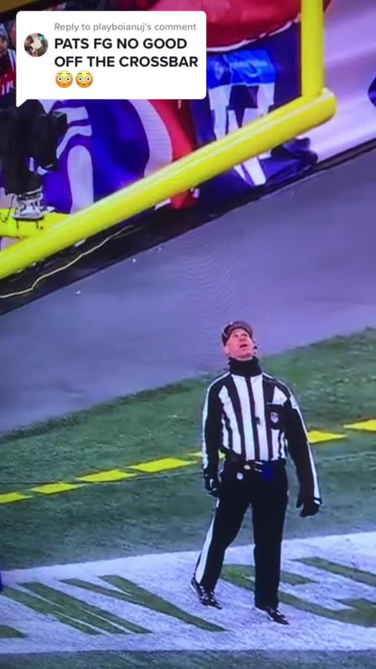 Put on your ear muffs before watching Bill Belichick‘s reaction to this field goal
