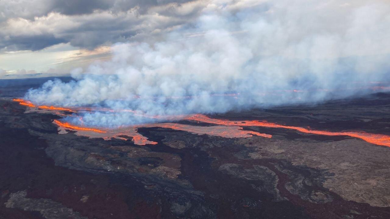 Mauna Loa is erupting, prompting an ashfall advisory for Hawaii’s Big Island