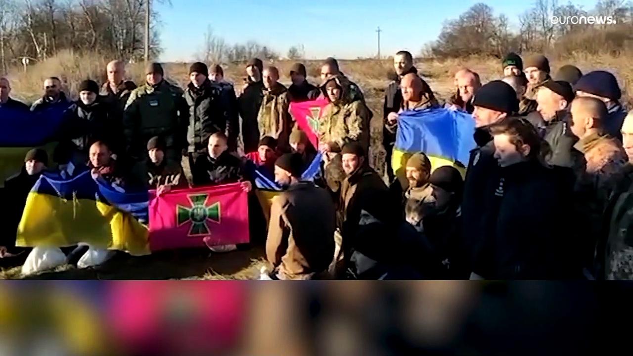 Ukrainian soldiers including Mariupol defenders returned in prisoner swap
