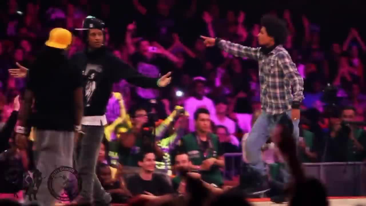 Les Twins vs Lil'O & Tyger B | Juste Debout 2011 Semi Final