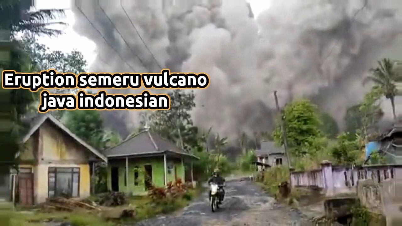 Eruption of semeru vulcano in java indonesia dec .4 . 2022