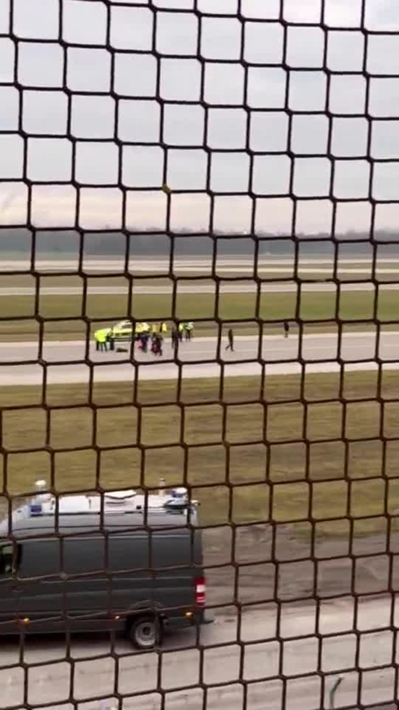 Both runways at Munich Airport closed because "climate chang