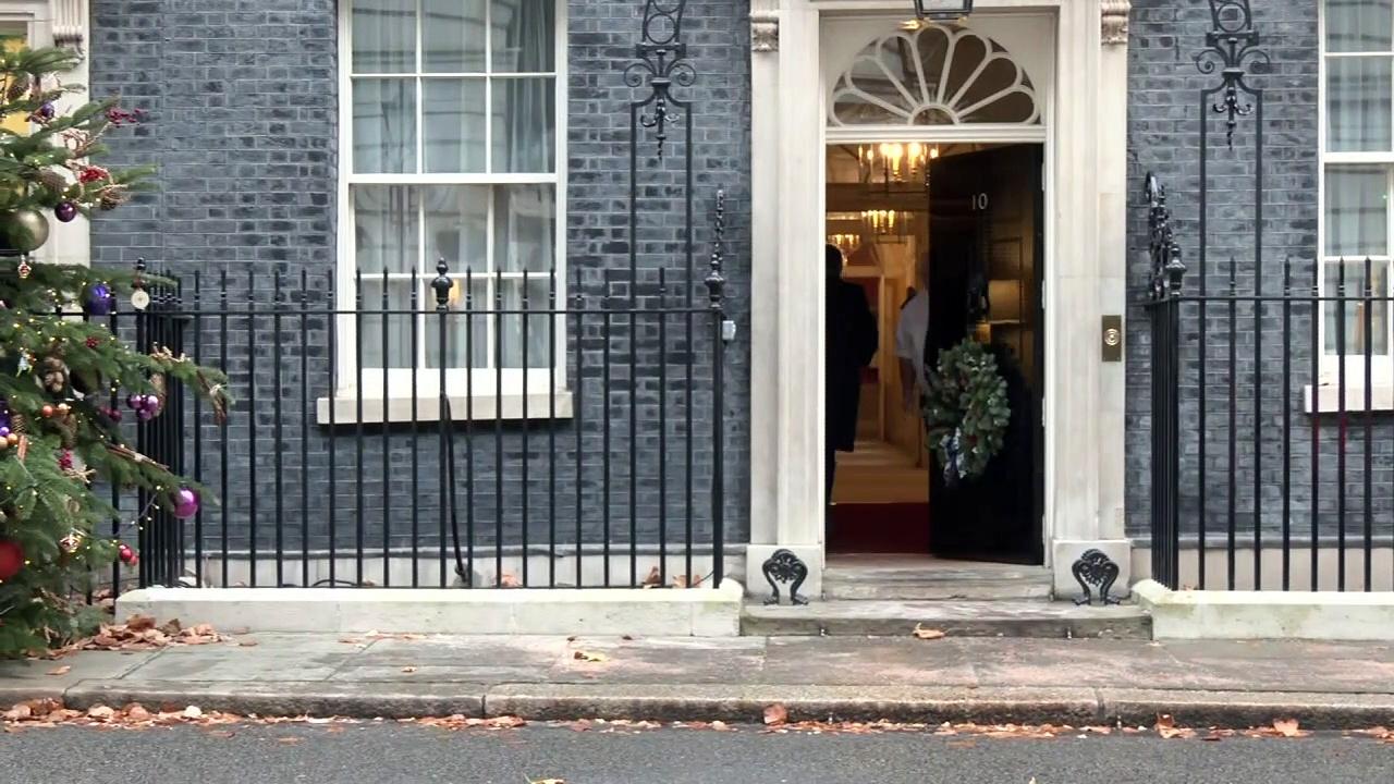 Cabinet members arrive at Downing Street as strikes begin