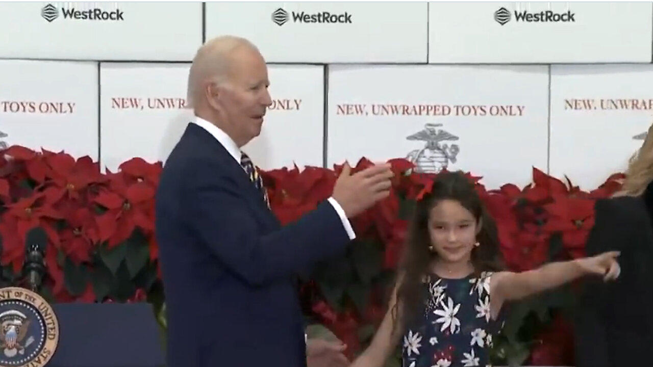 Joe Biden Lost Ask Little Girl For Directions Off Stage