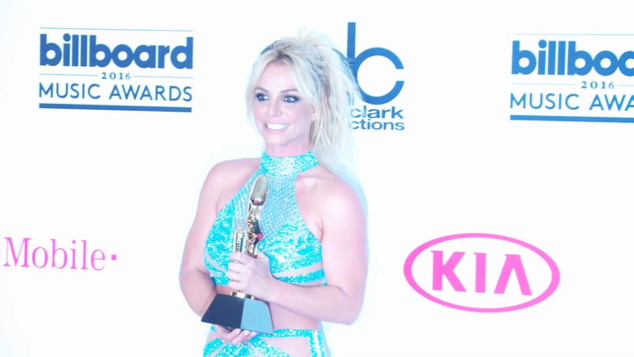 Britney Spears Shares Topless Shower Video To One News Page Video 9036