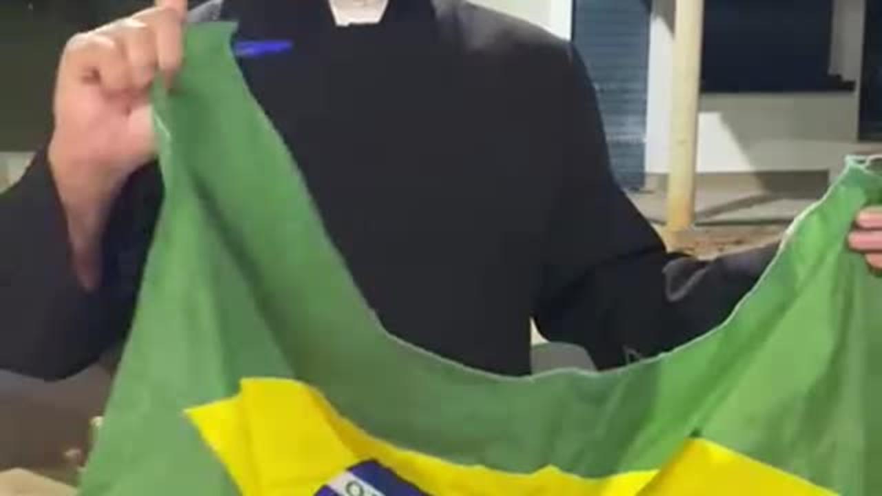 RECADO AO BRASIL DO PADRE QUE ESTEVE ONTEM COM BOLSONARO