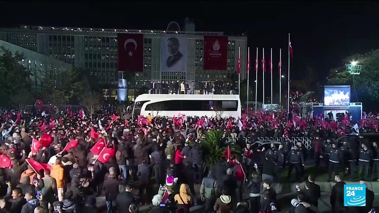 Thousands protest against conviction of Istanbul mayor