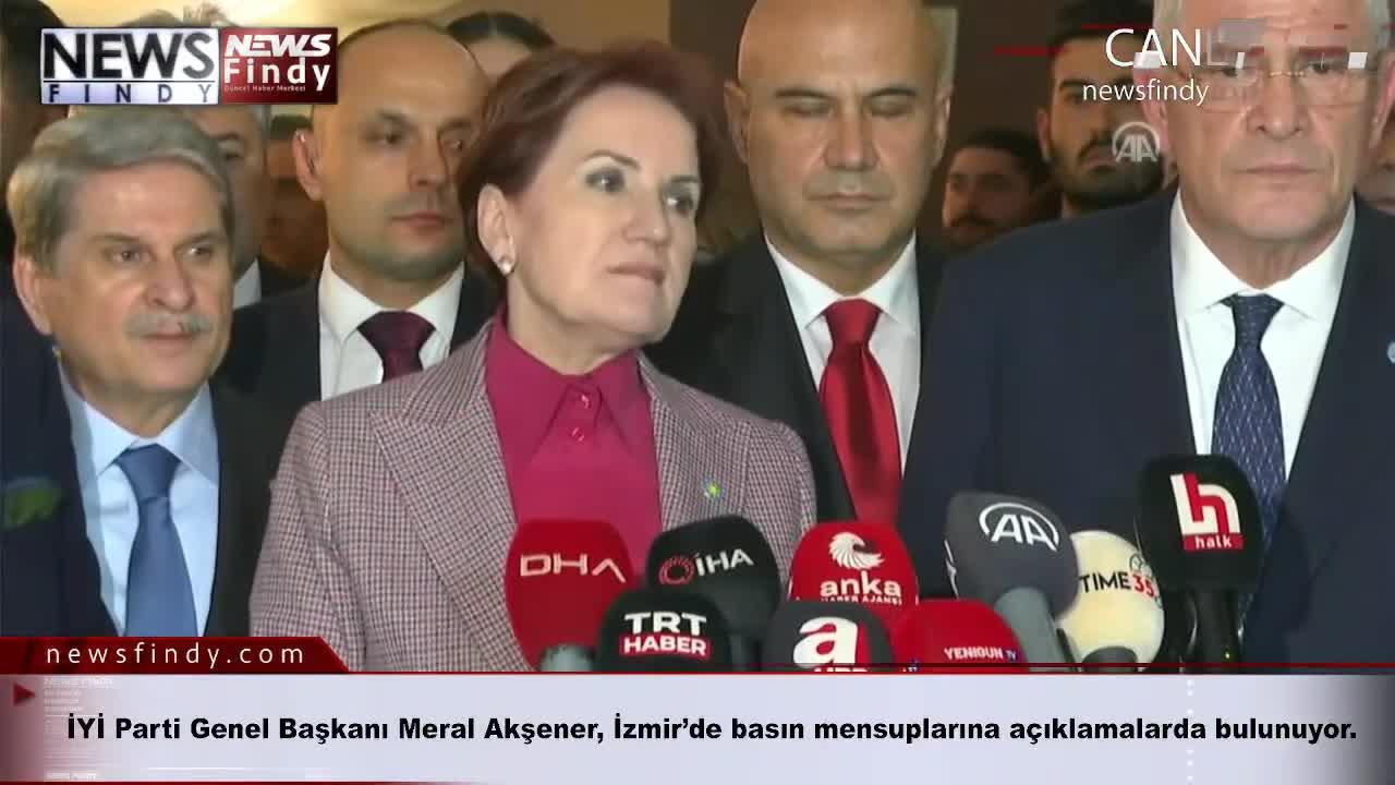 İYİ Parti Genel Başkanı Meral Akşener, İzmir’de basın mensuplarına açıklamalarda bulunuyor.