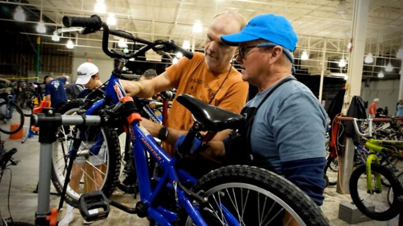 City In Georgia Is Repairing Bikes For Families In Need This Holiday