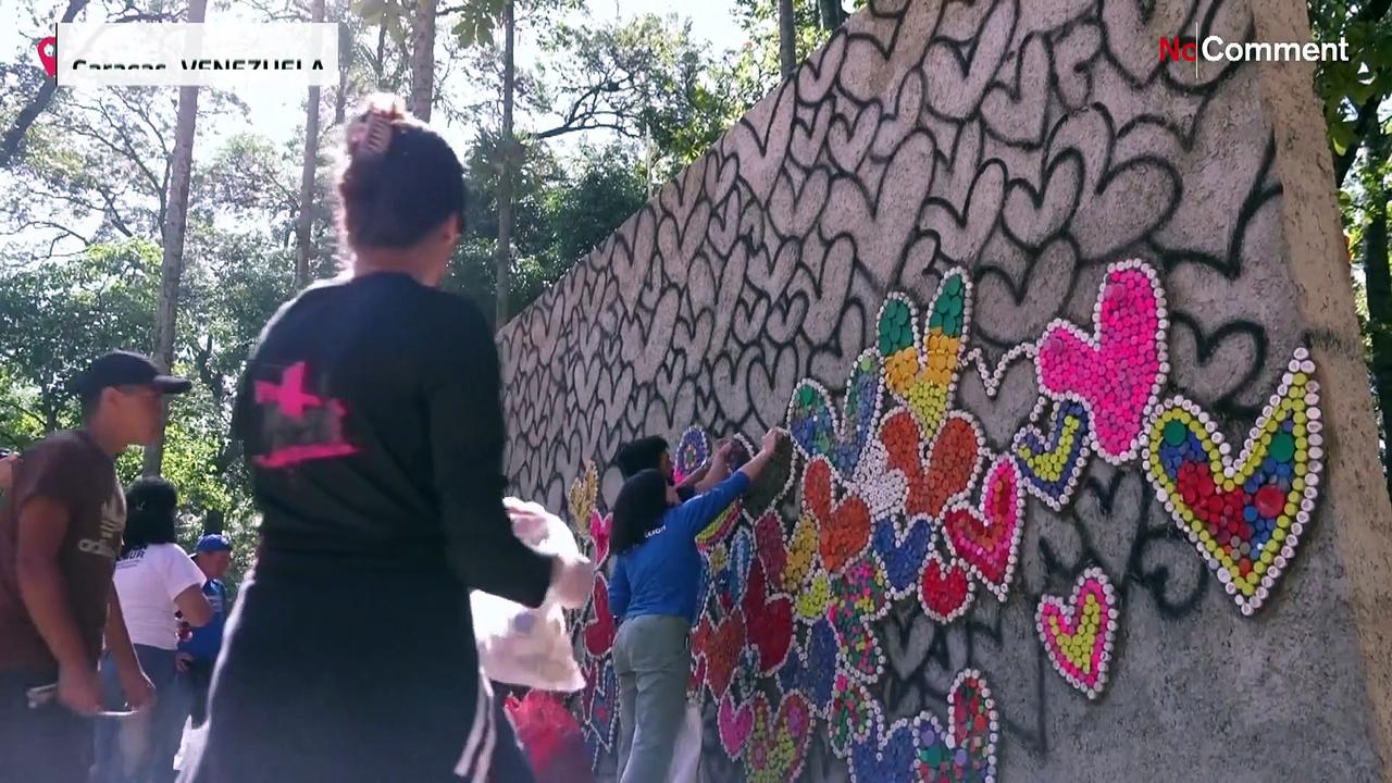 'Wall of love' livens up Venezuela's capital