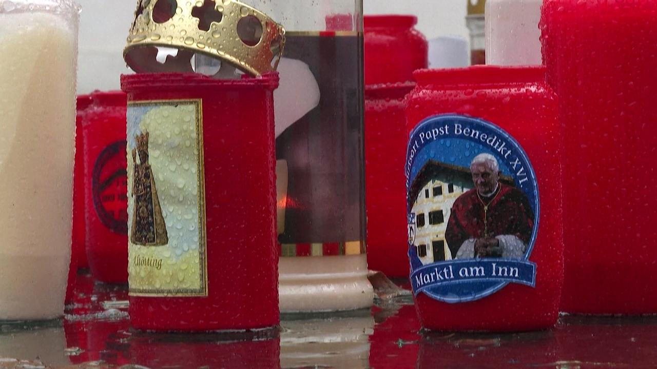 Bells ring out in Benedict XVI’s home town to mark the former pope’s passing