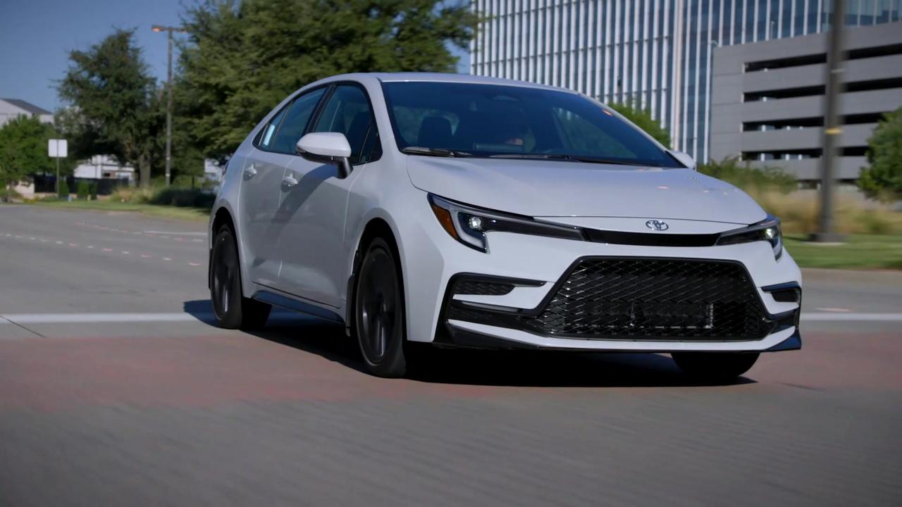 2023 Toyota Corolla XSE in Wind Chill Pearl - One News Page VIDEO