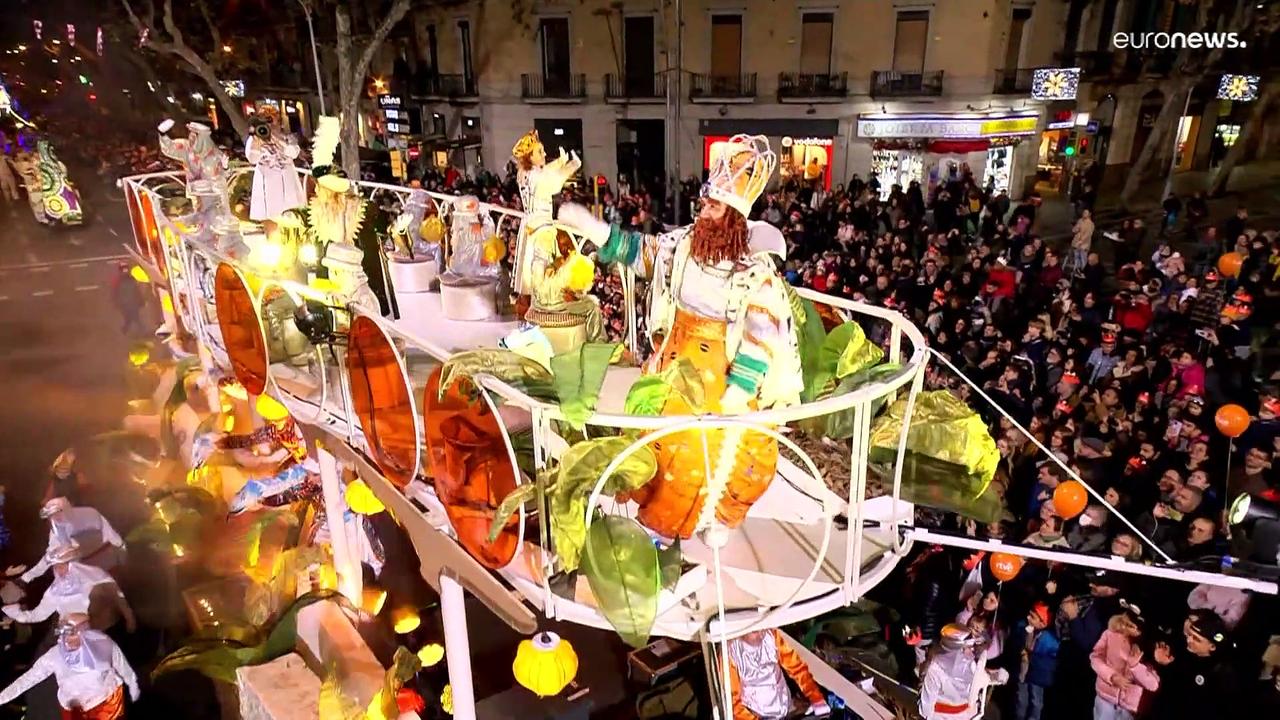 Three Kings parade to celebrate the Epiphany delights crowds in Madrid