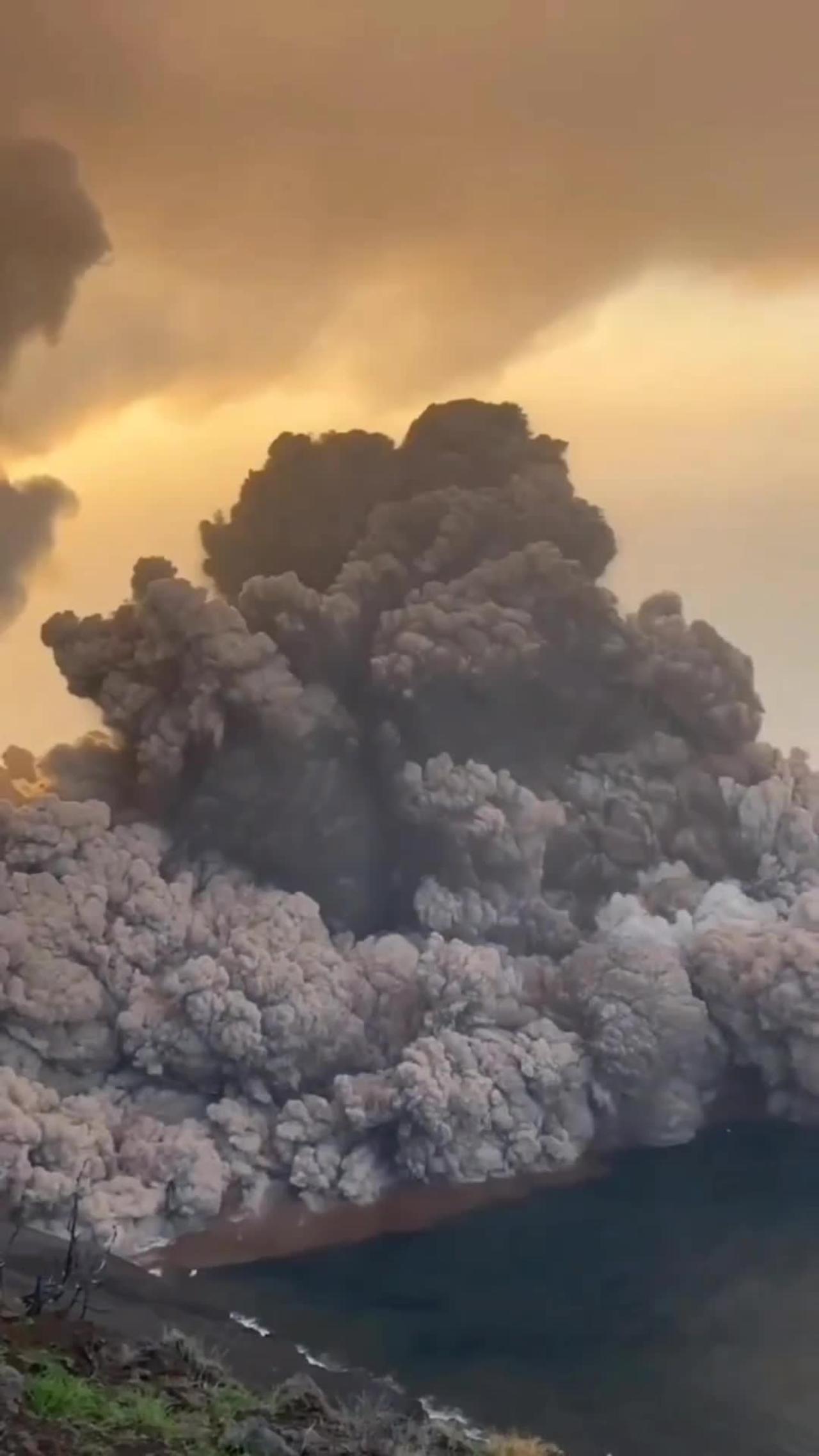 the eruption of a Stromboli volcano